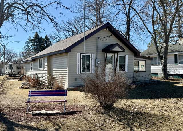 Property at 318 Main St SE, Menahga, MN 56464, 2 beds, 1 bath
