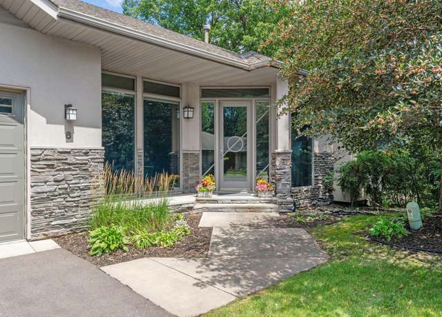 Property at 6 Summit Ct, North Oaks, MN 55127, 3 beds, 4 baths