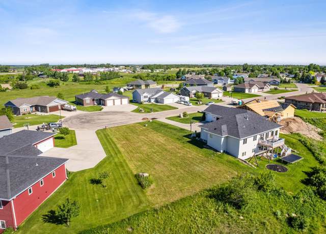 Property at 1304 Evergreen Dr NW, Jamestown, ND 58401