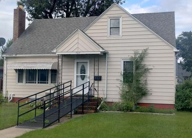 Property at 707 5th St N, Wahpeton, ND 58075, 4 beds, 2 baths