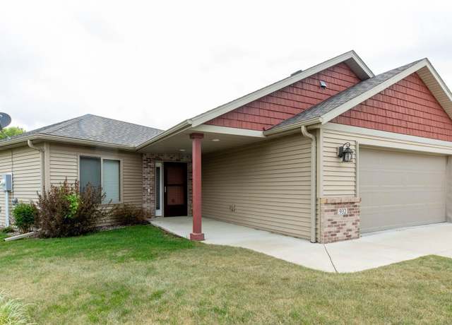 Property at 932 Oak Pond Ct, Sartell, MN 56377, 3 beds, 2 baths