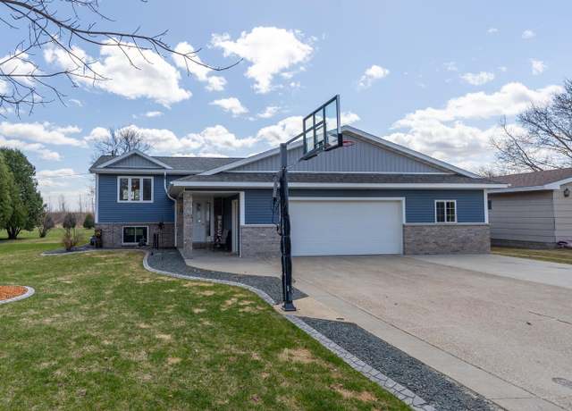 Property at 607 5th St SE, Dodge Center, MN 55927, 4 beds, 2 baths