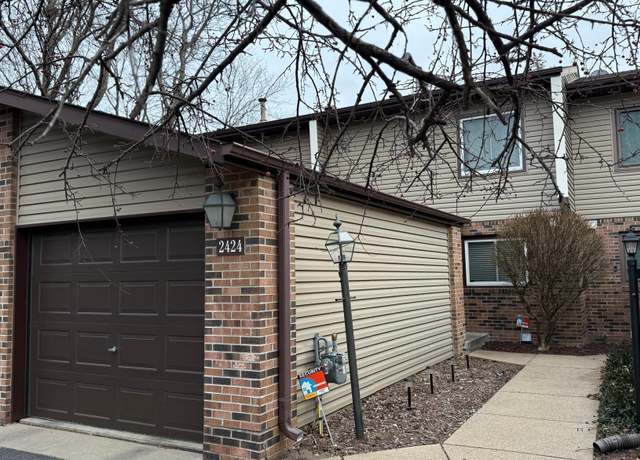 Property at 2424 Mendelssohn Ln N #7, Golden Valley, MN 55427, 2 beds, 3 baths