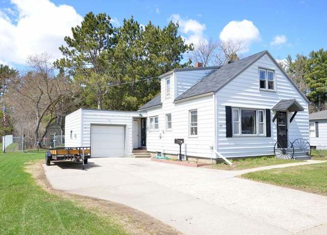 Property at 111 Huntsinger Ave, Park Rapids, MN 56470, 3 beds, 1 bath