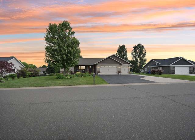 Property at 106 Prairie Grass Dr, Osceola, WI 54020, 4 beds, 3 baths