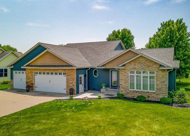 Property at 221 Victoria Blvd, Mankato, MN 56001, 5 beds, 4 baths