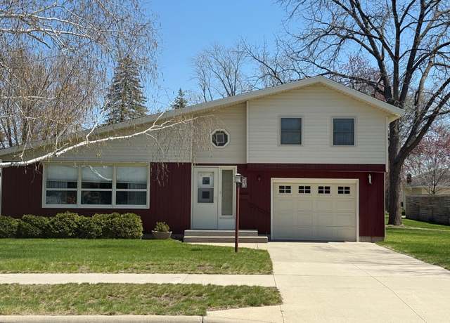 Property at 540 Oak St N, Sauk Centre, MN 56378, 2 beds, 2 baths