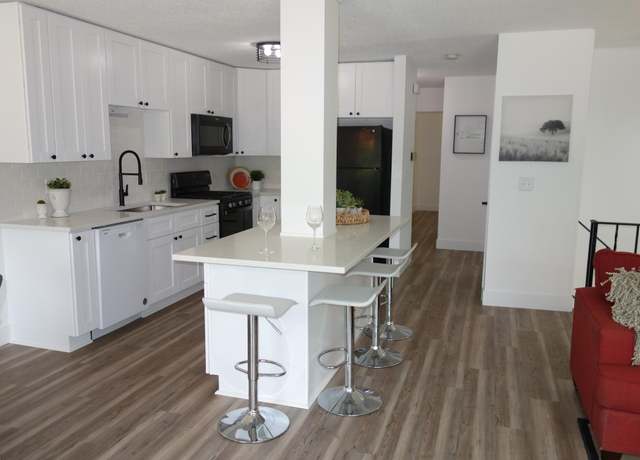 Property at 9929 Cavell Cir #0, Bloomington, MN 55438, 3 beds, 2 baths