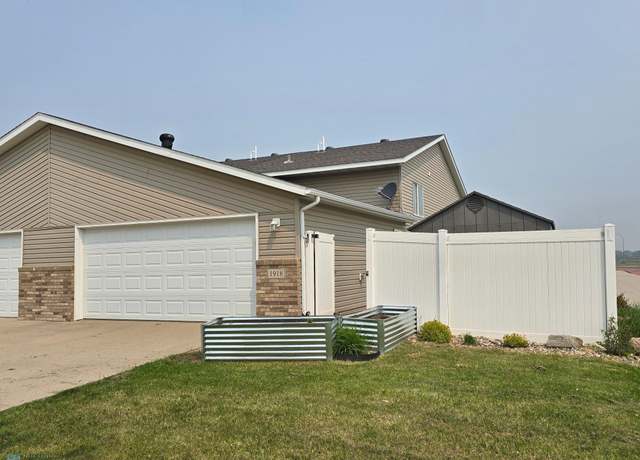 Property at 1918 41st Ave S, Moorhead, MN 56560, 3 beds, 2 baths