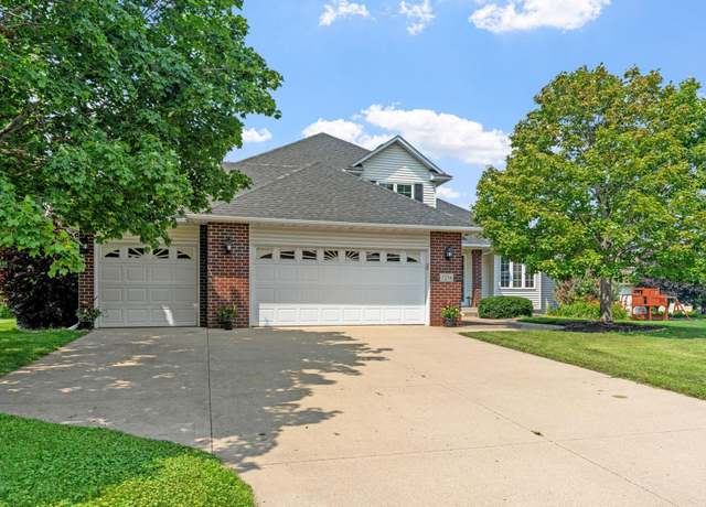 Property at 7274 Berkshire Cir, Shakopee, MN 55379, 4 beds, 4 baths