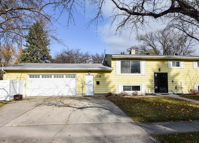 Property at 1216 24th Ave S, Moorhead, MN 56560, 5 beds, 2 baths