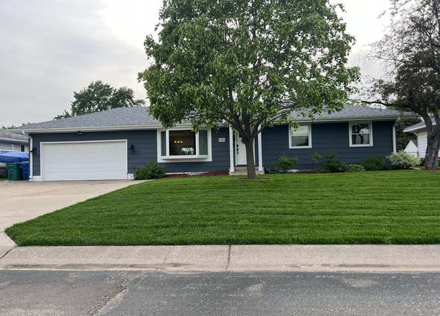Property at 9383 Union Terrace Ln N, Maple Grove, MN 55369, 4 beds, 2 baths