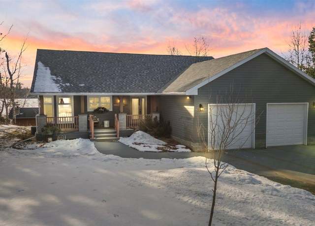 Property at 2327 Suomi Rd, Hibbing, MN 55746, 4 beds, 3 baths