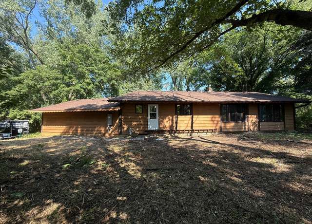 Property at 8 Edgewater Ln, North Oaks, MN 55127, 2 beds, 2 baths