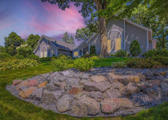 Property at 4536 Foothill Trl, Vadnais Heights, MN 55127, 5 beds, 4 baths