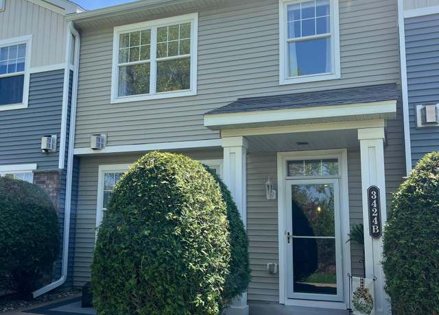 Property at 3424 Cherry Ln Unit B, Woodbury, MN 55129, 2 beds, 3 baths