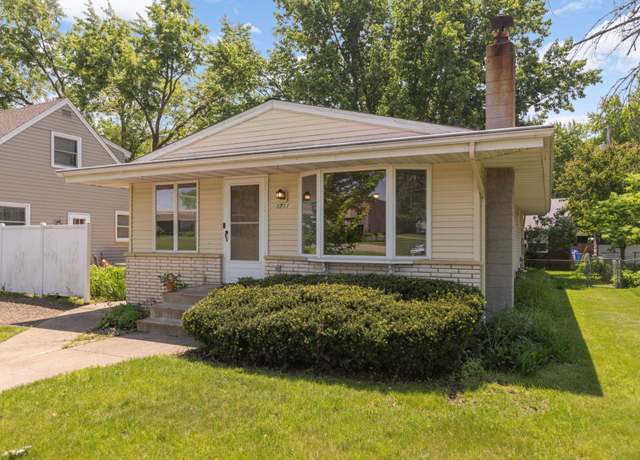 Property at 1711 Olive St W, Stillwater, MN 55082, 3 beds, 2 baths