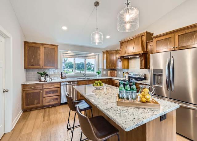 Property at 15141 Partridge St NW, Andover, MN 55304, 4 beds, 3 baths