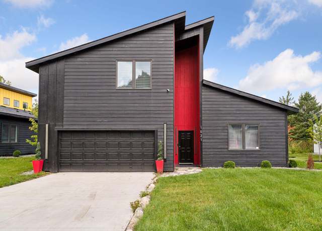 Property at 1021 Gardner St E, Wayzata, MN 55391, 3 beds, 4 baths