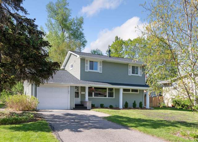 Property at 550 Wheeler Dr, Excelsior, MN 55331, 4 beds, 2 baths