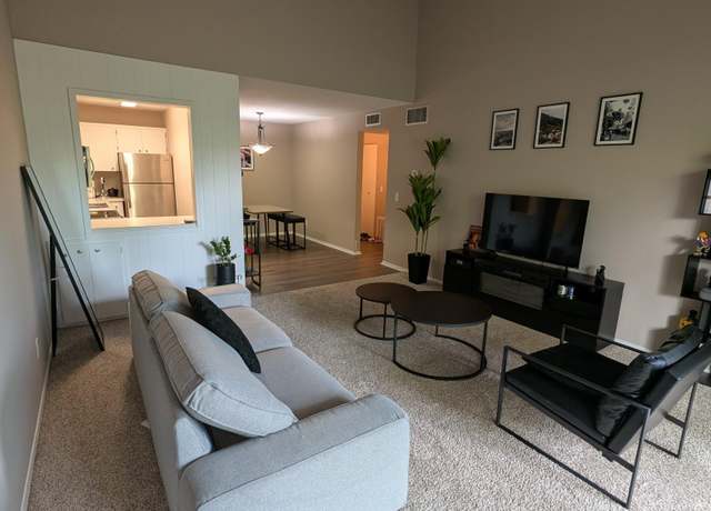 Property at 4120 Parklawn Ave #319, Edina, MN 55435, 1 bed, 1 bath
