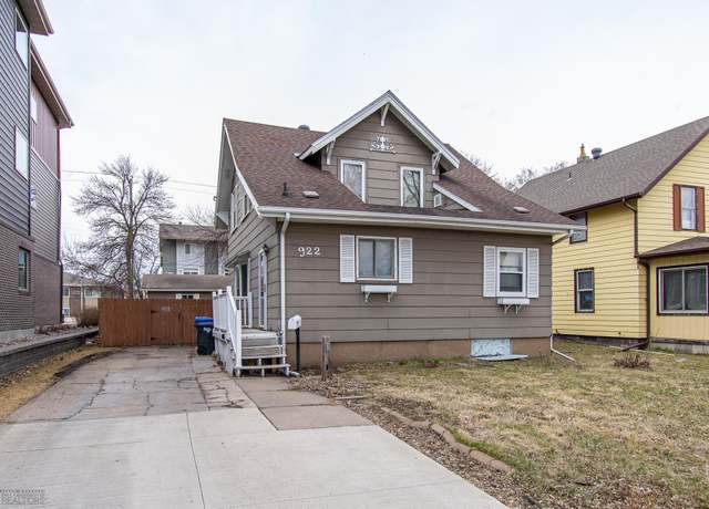 Property at 922 15th St N, Fargo, ND 58102, 3 beds, 2 baths