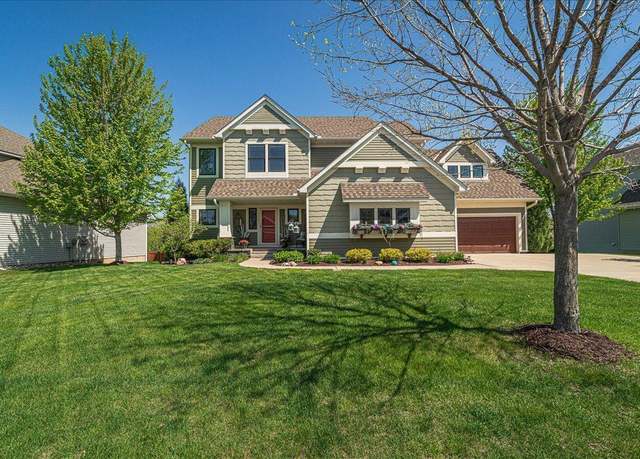 Property at 5514 Edgewater Dr, Savage, MN 55378, 5 beds, 4 baths