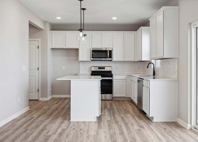 Property at 4810 Island Park Dr, Woodbury, MN 55129, 3 beds, 3 baths