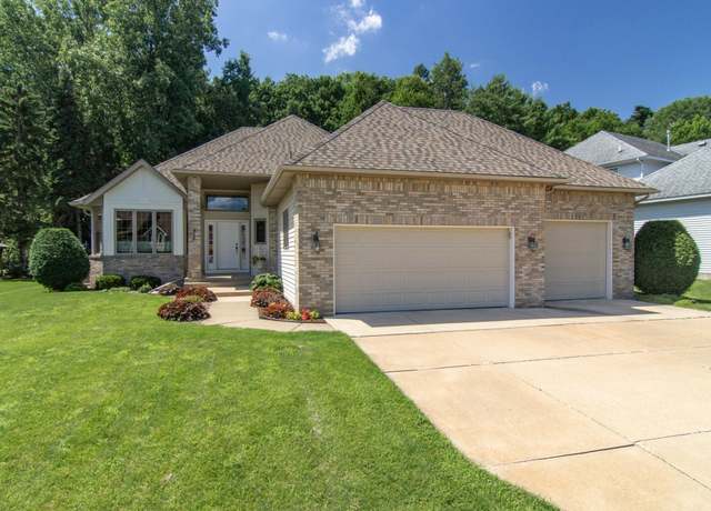 Property at 418 Oak Creek Dr S, Vadnais Heights, MN 55127, 3 beds, 2 baths