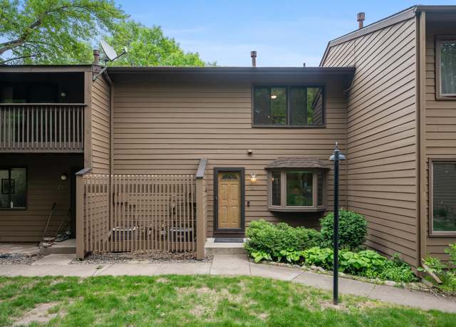 Property at 360 W Eagle Lake Dr, Maple Grove, MN 55369, 3 beds, 2 baths