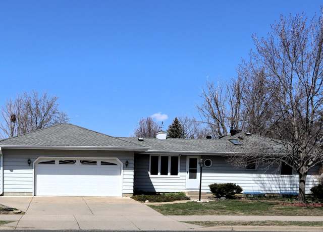 Property at 8748 Columbus Ave S, Bloomington, MN 55420, 6 beds, 3 baths
