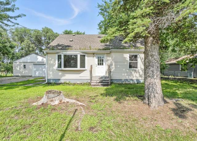 Property at 5660 Elmhurst Ave, Crystal, MN 55428, 3 beds, 1 bath