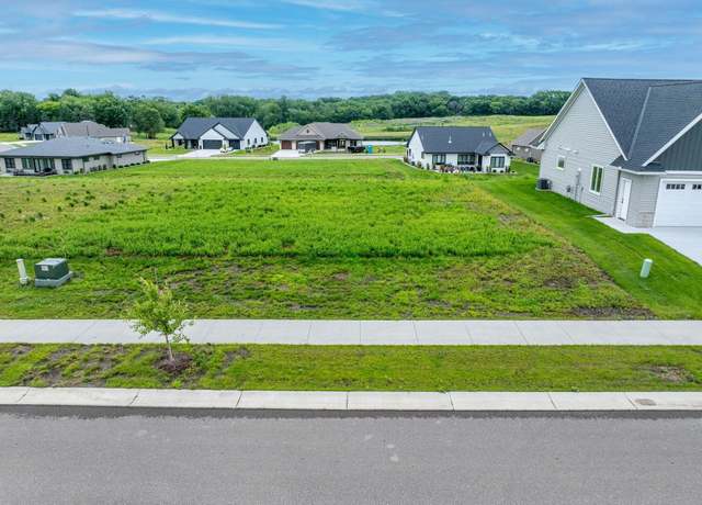 Property at 2015 Saba Blvd, Mankato, MN 56001