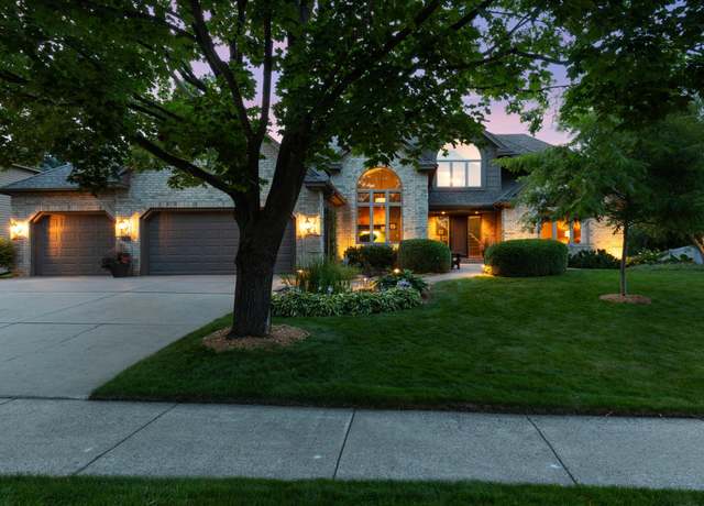 Property at 10341 Franlo Rd, Eden Prairie, MN 55347, 5 beds, 5 baths