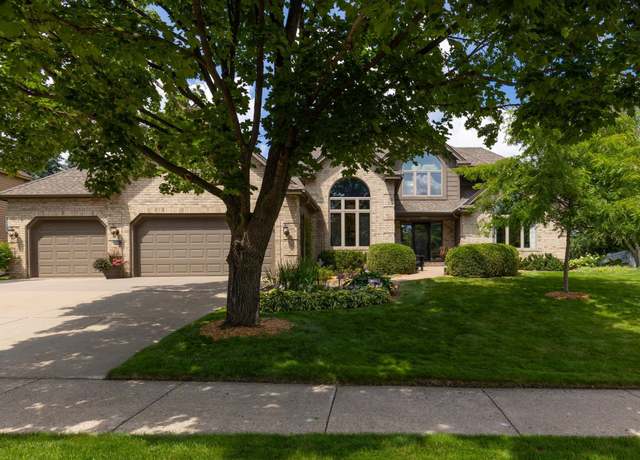 Property at 10341 Franlo Rd, Eden Prairie, MN 55347, 5 beds, 5 baths