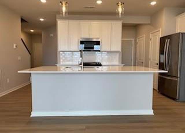 Property at 4728 Airlake Curv, Woodbury, MN 55129, 3 beds, 3 baths