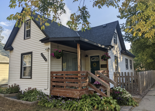 Property at 4514 James Ave N, Minneapolis, MN 55412, 2 beds, 3 baths