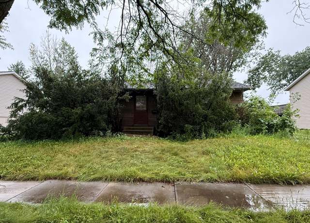 Property at 918 18th St SE, Rochester, MN 55904, 3 beds, 2 baths