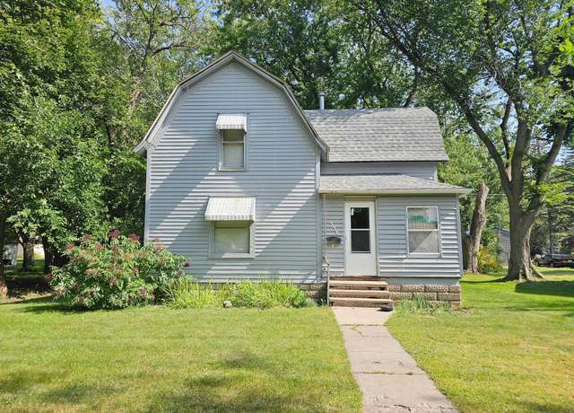 Property at 336 8th St, Tracy, MN 56175, 3 beds, 2 baths