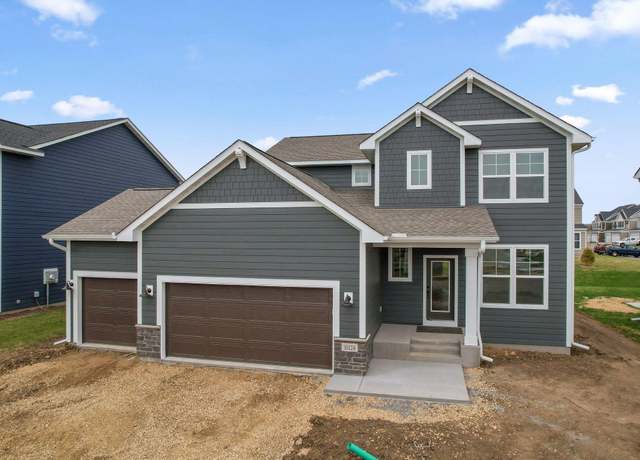 Property at 10124 Arrowwood Trl, Woodbury, MN 55129, 5 beds, 4 baths