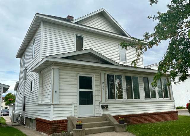 Property at 214 2nd St SW, Wadena, MN 56482, 4 beds, 2 baths