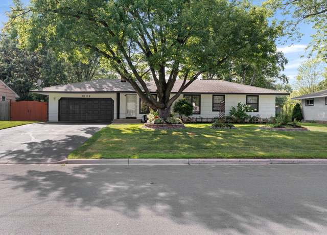 Property at 10112 Dupont Ave S, Bloomington, MN 55431, 4 beds, 2 baths