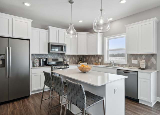 Property at 7553 Lower 42nd St N, Oakdale, MN 55128, 4 beds, 3 baths