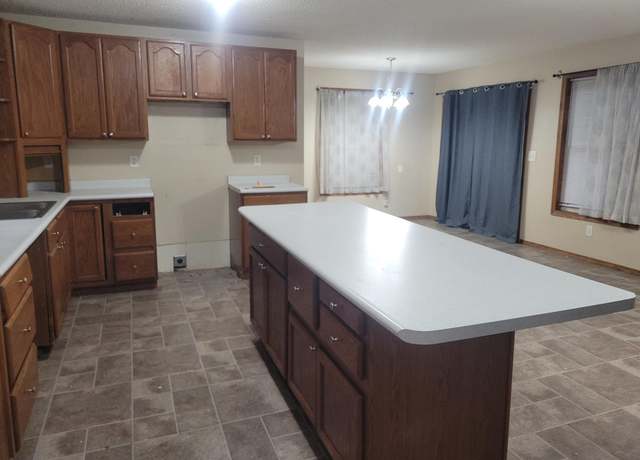 Property at 302 3rd St W, Hastings, MN 55033, 5 beds, 3 baths