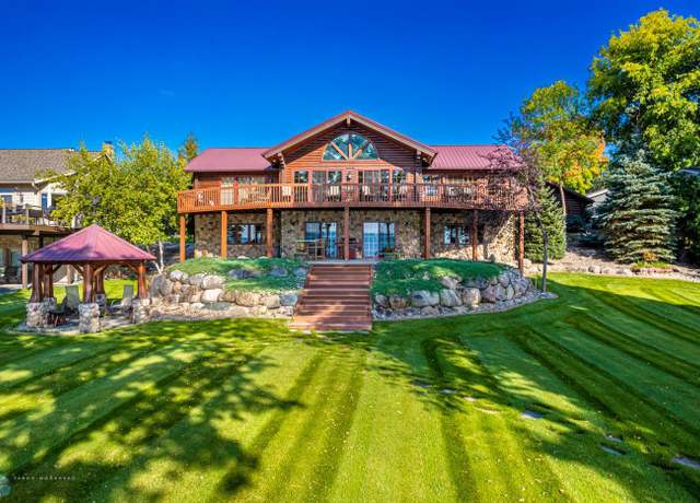 Property at 1380 S Shore Dr, Detroit Lakes, MN 56501, 4 beds, 3 baths