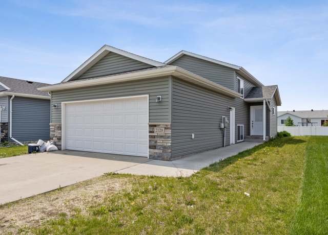 Property at 2128 Admiral Dr W, West Fargo, ND 58078, 3 beds, 2 baths