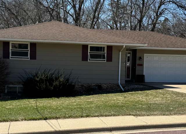 Property at 118 S Division St, Mankato, MN 56001, 3 beds, 3 baths