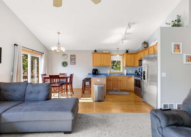 Property at 817 12th St, Farmington, MN 55024, 4 beds, 2 baths