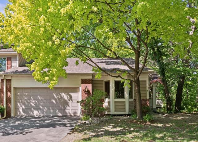 Property at 1600 Summit Shores Cir, Burnsville, MN 55306, 4 beds, 3 baths