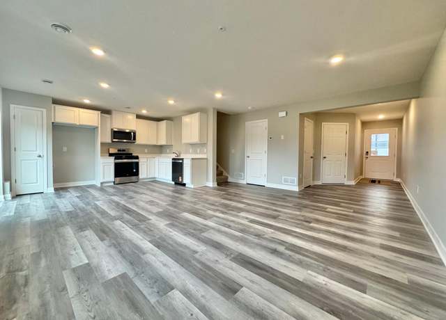 Property at 13635 Kaylemore Trl, Rosemount, MN 55068, 3 beds, 3 baths